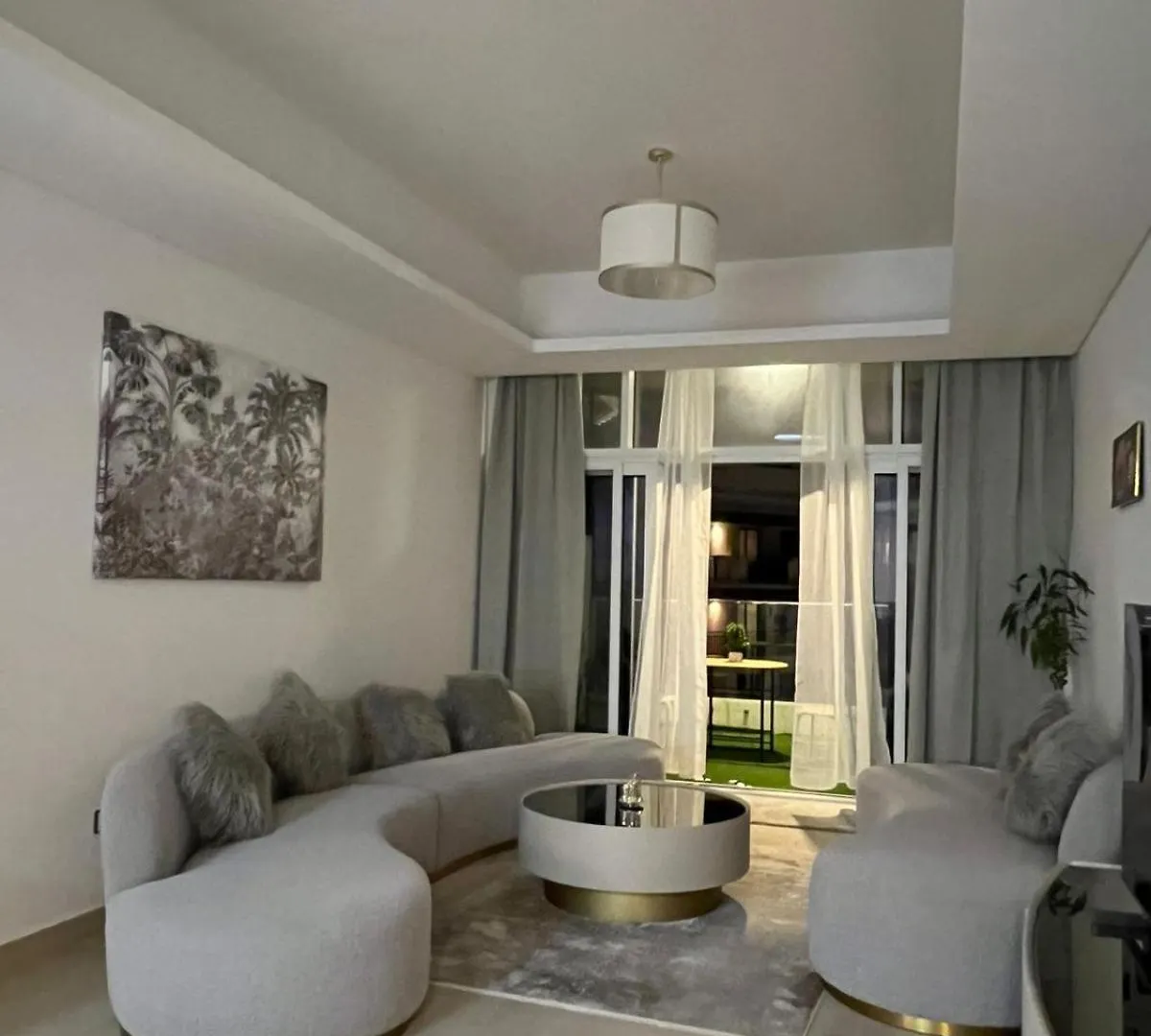 Apartment Cozy Home With Beach Access In Palm Jumeirah Dubai