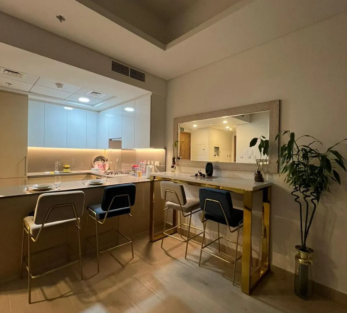 Cozy Home With Beach Access In Palm Jumeirah Dubái 0*,  Emiratos Árabes Unidos