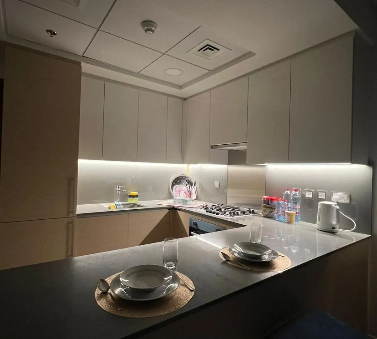 Cozy Home With Beach Access In Palm Jumeirah Dubái